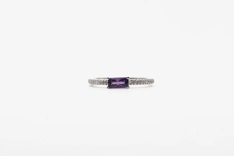 White Gold Amethyst Ring with Diamonds