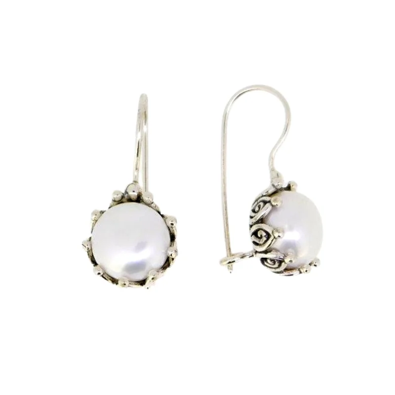 Round Earrings with Freshwater Pearl setting E10754