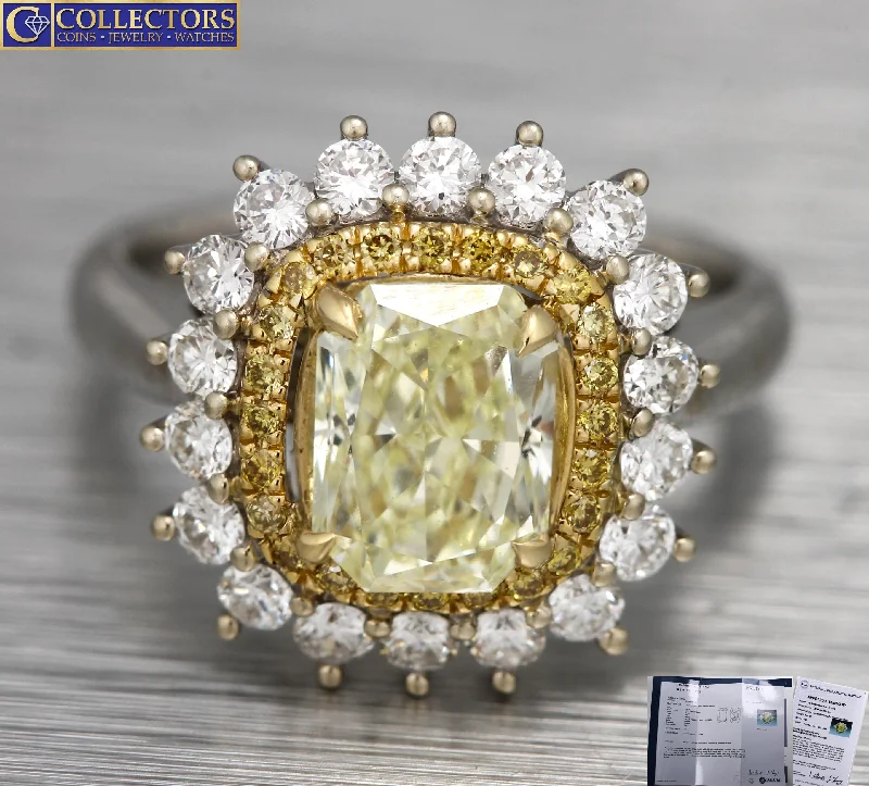 Last Chance To Grab Your Favorite Jewelry At A Discount Stunning Ladies Estate 18K White Yellow Gold 2.26ctw Diamond Cockail Ring EGL